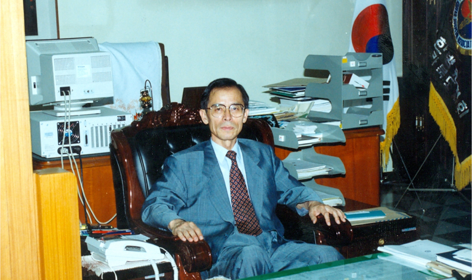 1994.7.4 법인 1대 최기철 원장 취임